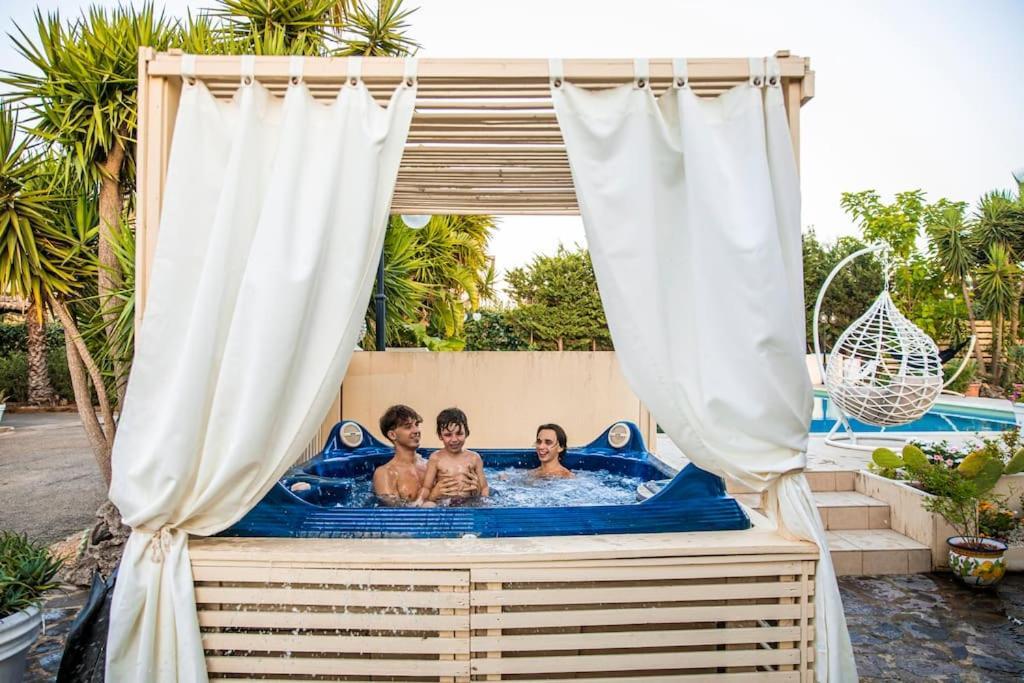 Villa Laoconte Piscina, Jacuzzi E Biliardo Canicattì Exteriör bild